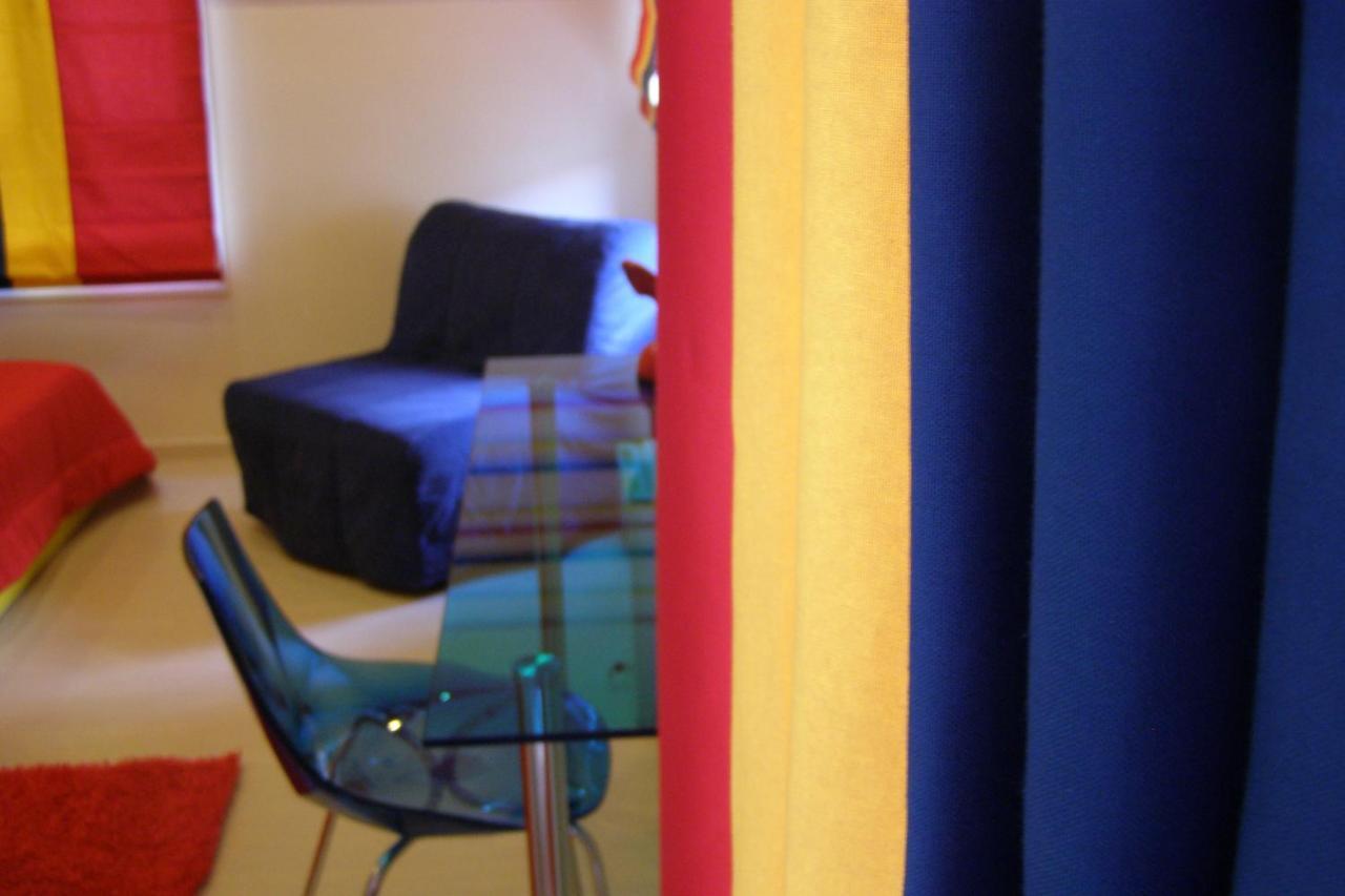 Room In A Neoclassical House - Ladybug Kastoria Zewnętrze zdjęcie